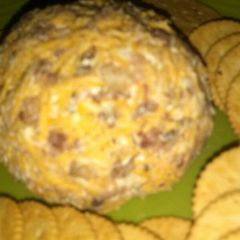 A picture of Bacon Ranch Cheese Ball! .