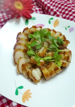 Hình của món Thịt ba rọi muối sả chiên.