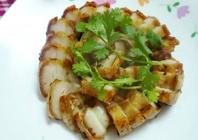 Cách Làm Món Thịt ba rọi muối sả chiên của Anna Huynh - Cookpad