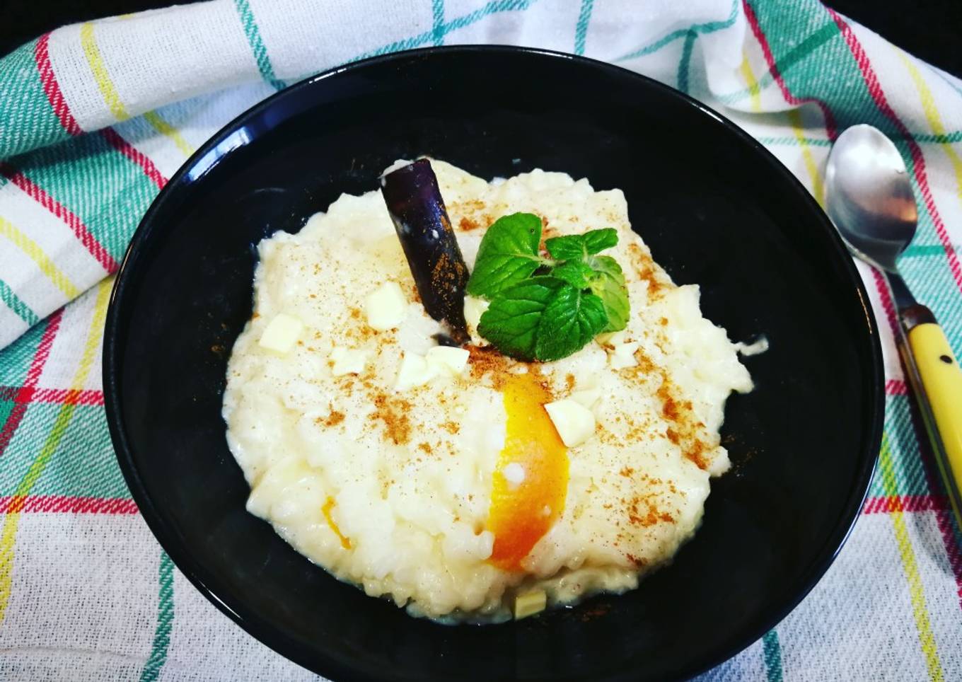 Arroz Bomba con leche, manzana y chocolate blanco