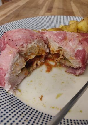A picture of Bacon wrapped chicken.