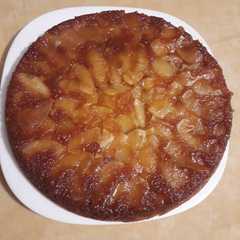 Una foto de Torta invertida de manzana