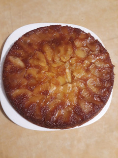 Una foto de Torta invertida de manzana