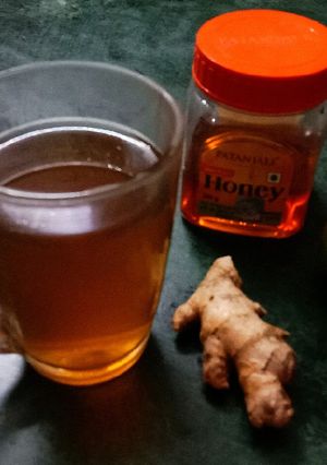 জিনজার হানি লেমন টি (Gingar Honey Lemon Tea recipe in Bengali) রেসিপির প্রধান ছবি