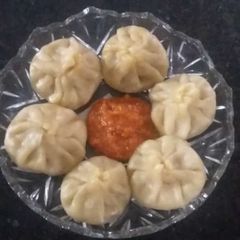 A picture of Momos.