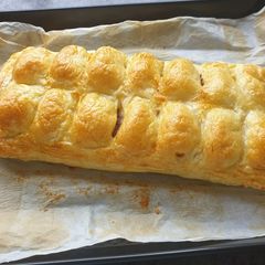 A picture of Banana and Nutella Tear and Share Puff Pastries.