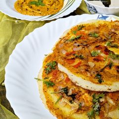 A picture of Mysori uttapam.