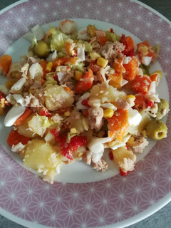Una foto de Ensalada rusa con nuevos ingredientes