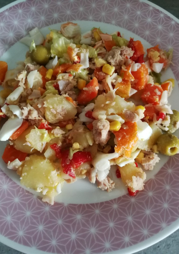 Una foto de Ensalada rusa con nuevos ingredientes