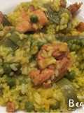 Arroz con salchichas, pollo y verduras