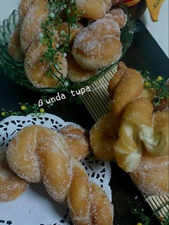 Langkah Mudah untuk Menyiapkan Donat kepang / putar, Lezat