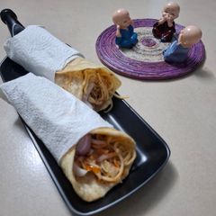Chow-min roll (weekend treat) 😋 A picture of Chow-min roll (weekend treat) 😋.