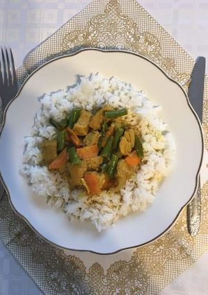 Zdjęcie przepisu Kurczak w sosie curry.
