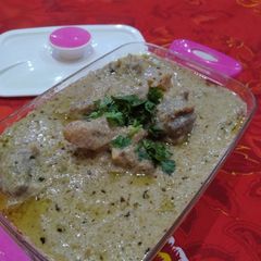 A picture of Shahi white mutton korma.