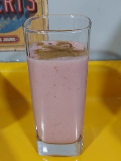 Una foto de Smoothie de Frambuesa con Canela 🌸🧋