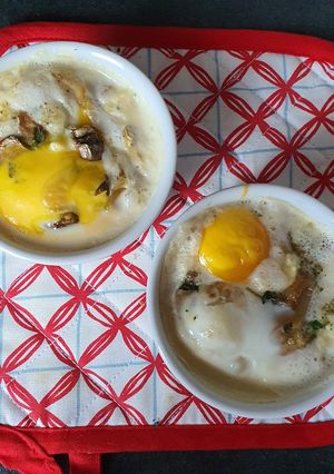 Une photo de Œufs cocotte aux légumes de saison