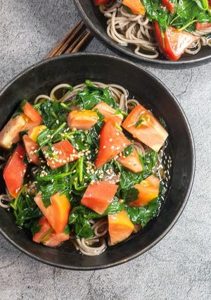 A picture of Chilled Soba with Tomato and Molokhia.