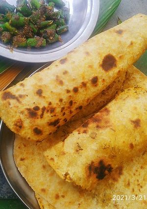 A picture of Sabut moong dal ka paratha.