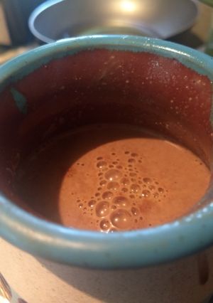 Una foto de Champurrado agua y leche aromático y delicioso