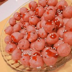 A picture of Cottage cheese sweet balls.