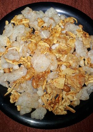 फराळी भेळ / चिवडा (farali chivda recipe in marathi) रेसिपी चे मुख्य फोटो