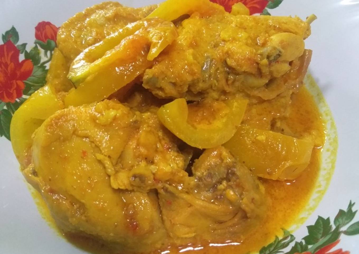 Ayam bumbu kuning