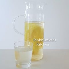 Corn Silk Tea with Honey A picture of Corn Silk Tea with Honey.