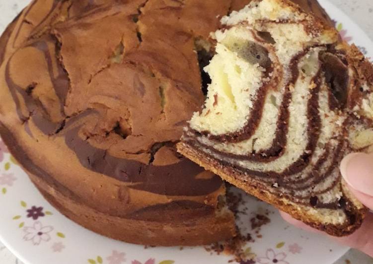 Proses mengolah Zebra cake yang Enak