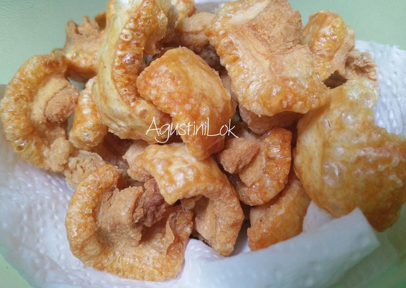 Krupuk kulit babi (memanfaatkan sisa membuat minyak babi)
