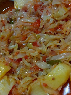 A picture of Stewed cabbage.