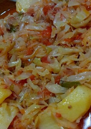 A picture of Stewed cabbage.