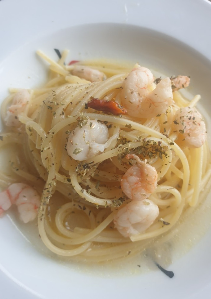 Una foto de Spaghetti de peperoncino e gamberi con Mambo