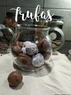 Una foto de Trufas de bizcochuelo reciclado
