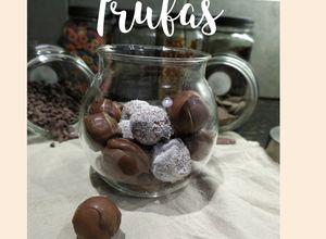 Una foto de Trufas de bizcochuelo reciclado