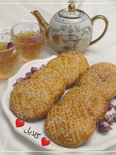 عکسی از دستور کلوچه عسلی مغز دار 😋