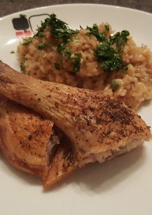 Una foto de Pollo al horno con risotto de limón