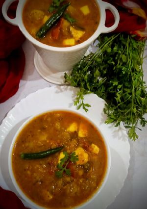 हलवाई स्टाइल आलू की सब्ज़ी(halwai style aloo ki sabzi recipe in hindi) रेसिपी मुख्य फोटो