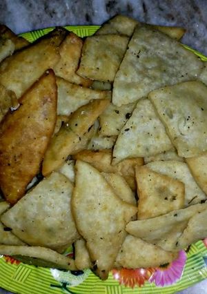 মেথি নিমকি রেসিপির প্রধান ছবি