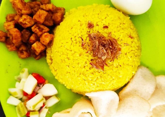 Nasi Kuning Rumahan