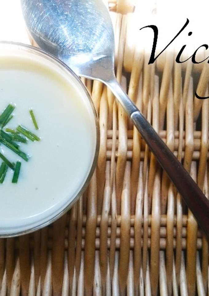 Una foto de Vichyssoise (Crema fría de puerros)