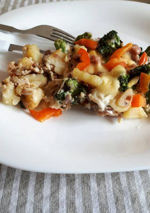 A picture of Brocolli and potato caserole.