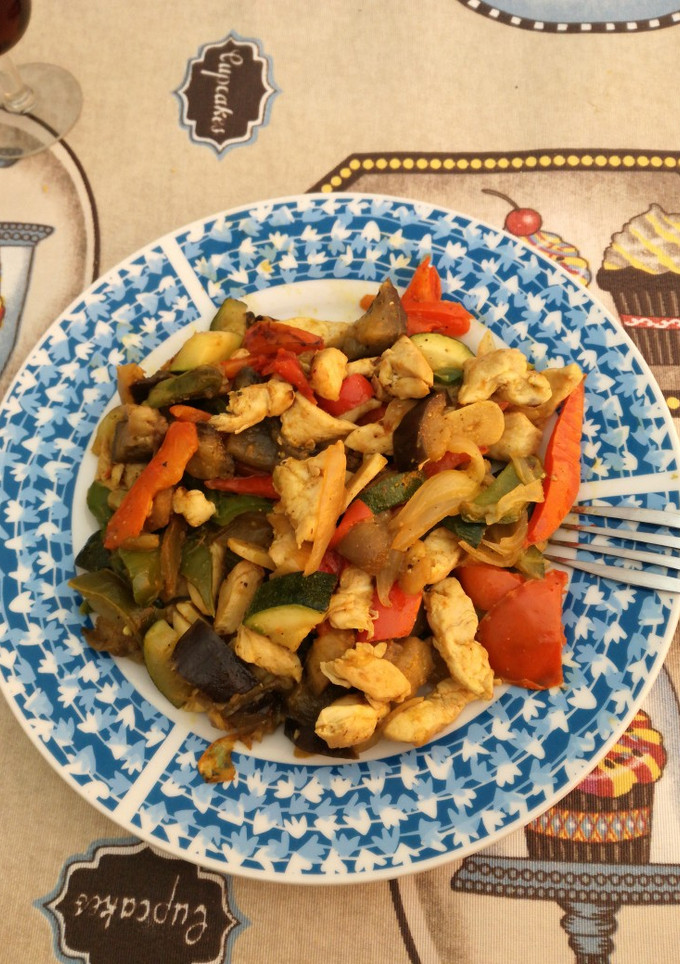 Una foto de Verdura Huertuda con tiritas de Pollo