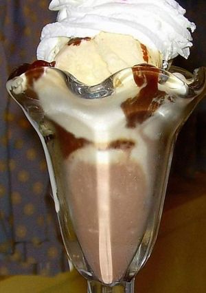 A picture of Ice Cream cup.