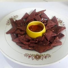 A picture of Beetroot Ragi Crackers.