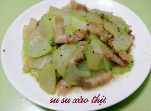Hình của món Su Su xào thịt.