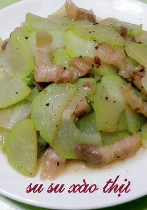 Hình của món Su Su xào thịt.