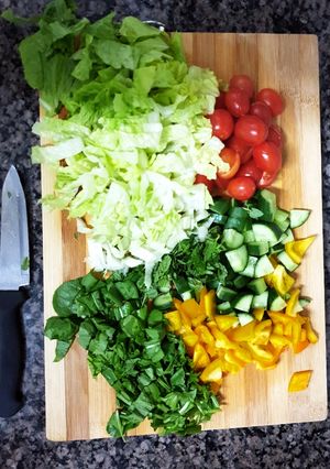 A picture of Salad with Orange Juice🍊🥗 سلطة مع عصير البرتقال.