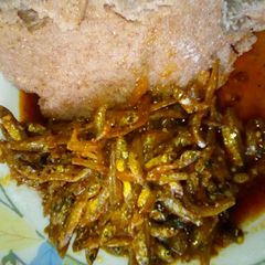 A picture of Omena in fried tomato sauce.