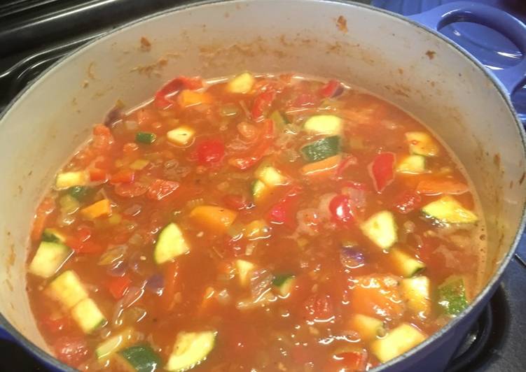 Clear-out-the-fridge Veg Soup