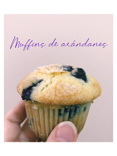 Una foto de Muffins de arándanosSúper fáciles, rápidos y deliciosos! 😋